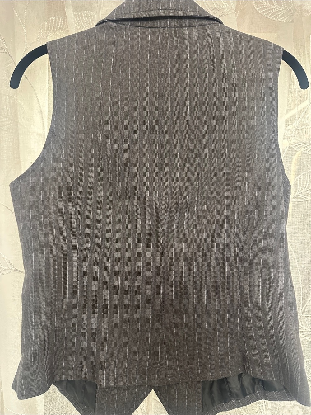 Women’s Gray Pinstripe Sleeveless Blazer Vest - Picture 5 of 8